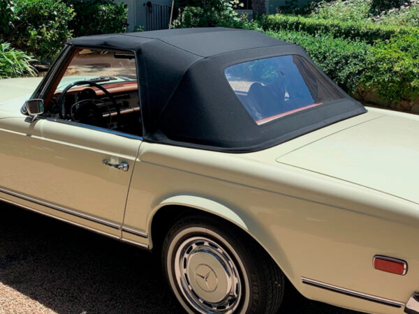 Mercedes 230SL,250SL, 280SL (BS-113) - PAGODA soft top, produced in German Classic Sonnenland® with clear plastic window - (1 Window) - Black/Tan