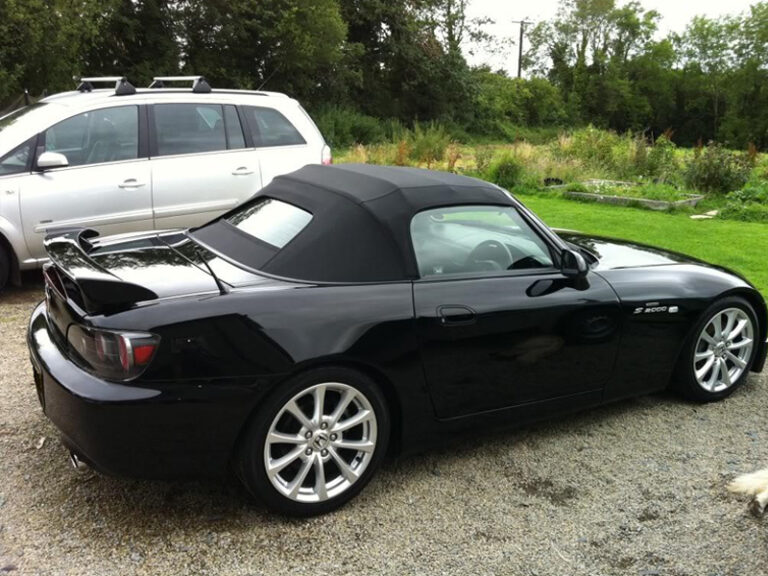 Honda S2000 (AP2) soft top, produced in Haartz Stayfast Canvas and